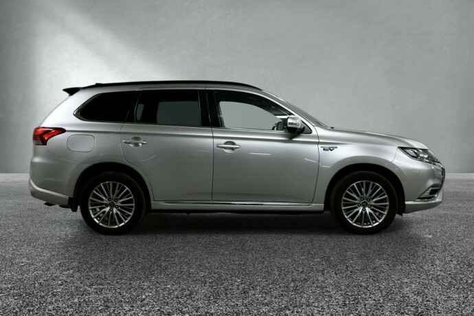 mitsubishi-outlander-elektrisitetbensin-2020-big-5