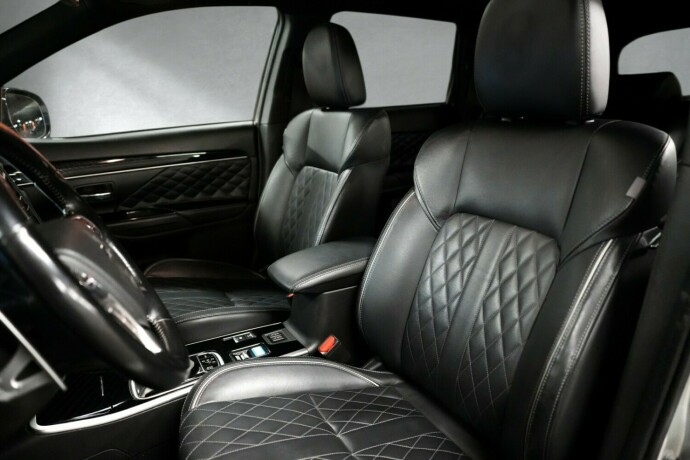 mitsubishi-outlander-elektrisitetbensin-2020-big-15