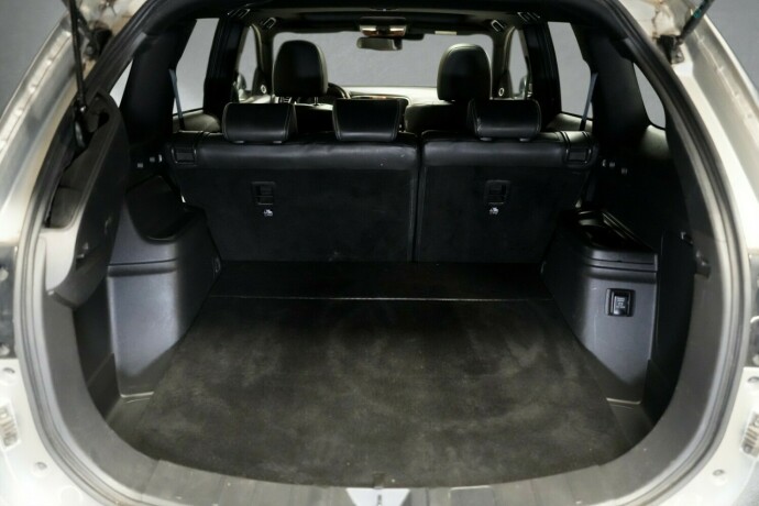 mitsubishi-outlander-elektrisitetbensin-2020-big-17