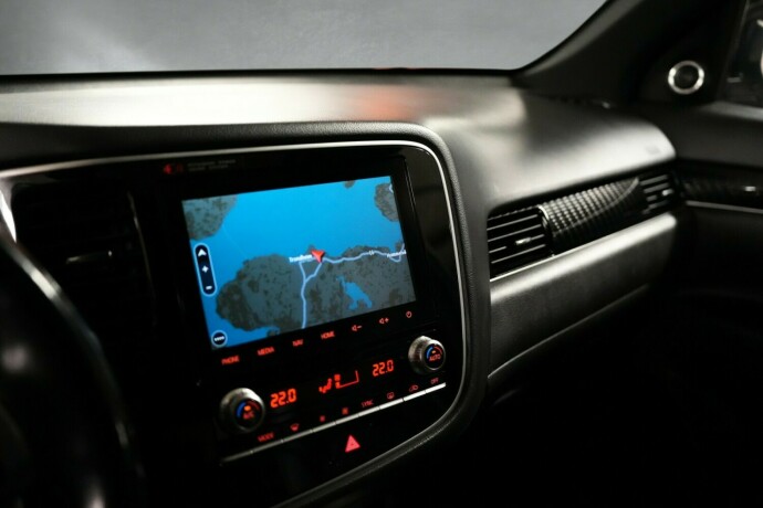 mitsubishi-outlander-elektrisitetbensin-2020-big-12