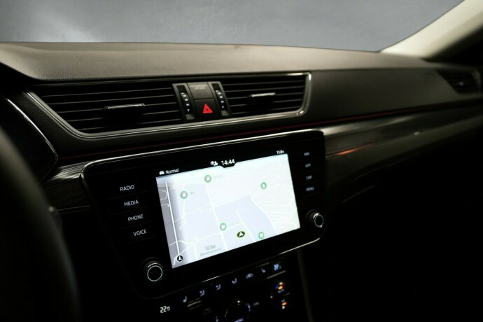 skoda-superb-elektrisitetbensin-2021-big-13