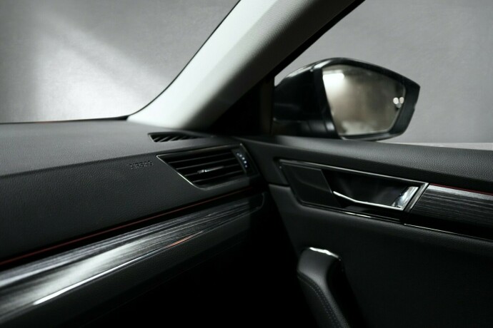 skoda-superb-elektrisitetbensin-2021-big-15