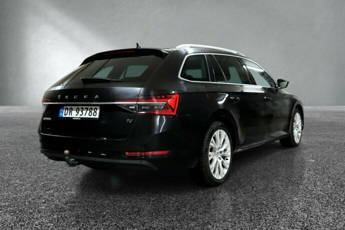 skoda-superb-elektrisitetbensin-2021-big-4