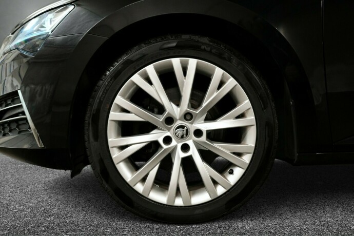 skoda-superb-elektrisitetbensin-2021-big-19