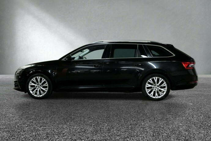 skoda-superb-elektrisitetbensin-2021-big-1