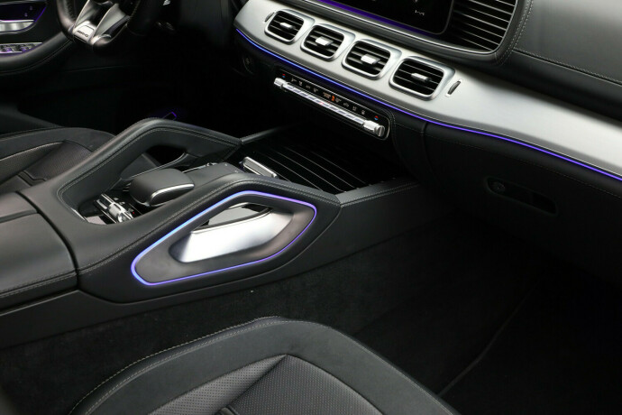 mercedes-benz-gls-bensin-2022-big-31