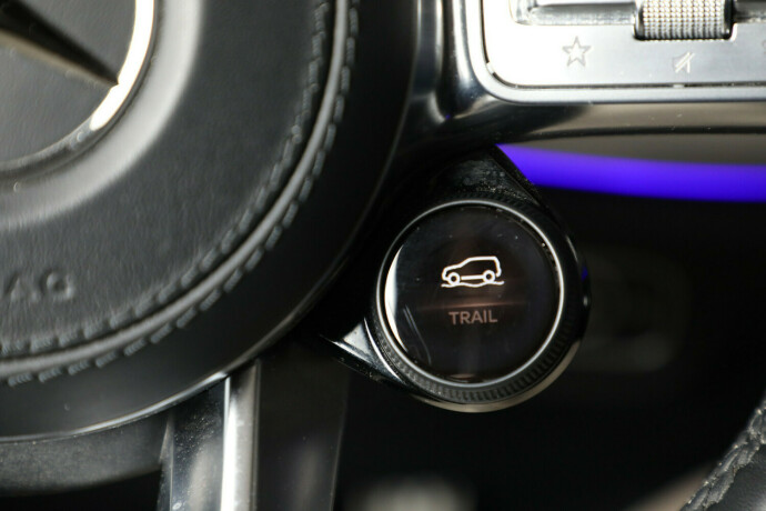 mercedes-benz-gls-bensin-2022-big-11