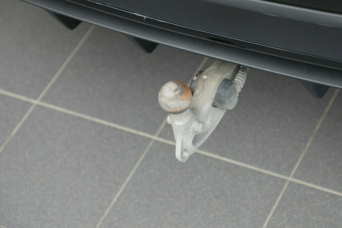 mercedes-benz-gls-bensin-2022-big-43