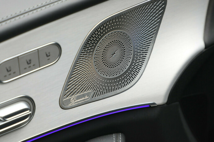 mercedes-benz-gls-bensin-2022-big-30