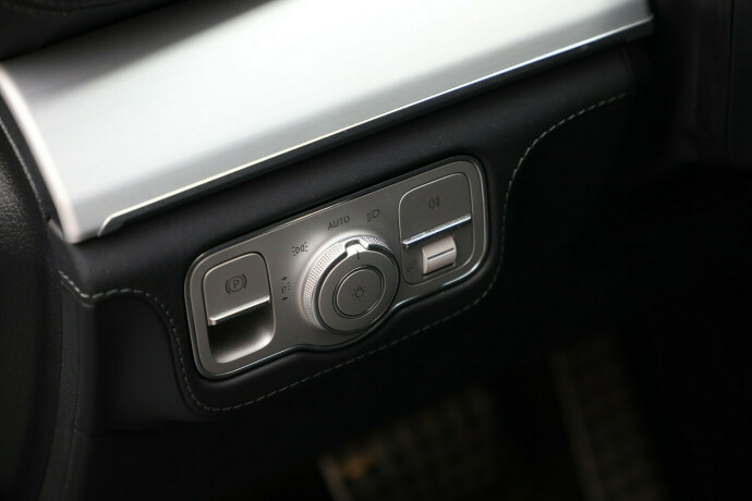 mercedes-benz-gls-bensin-2022-big-29