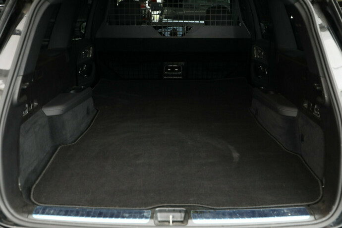 mercedes-benz-gls-bensin-2022-big-42