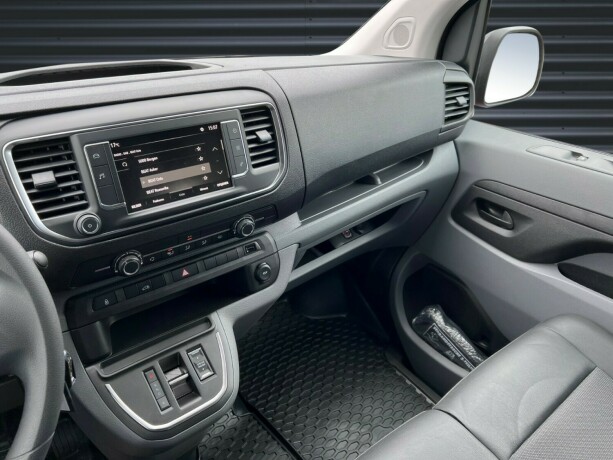 opel-vivaro-elektrisitet-2022-big-8