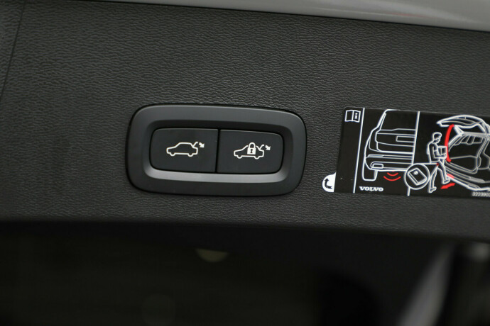 volvo-xc-40-elektrisitet-2021-big-34