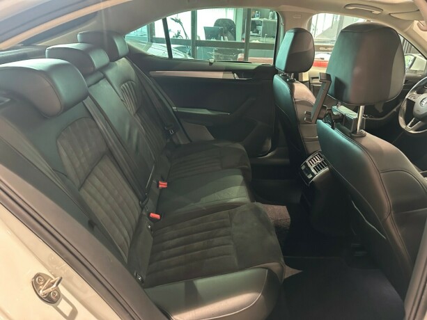 skoda-superb-diesel-2017-big-16