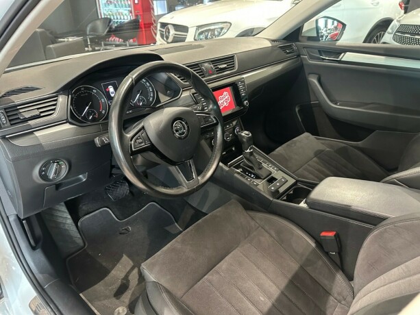 skoda-superb-diesel-2017-big-10