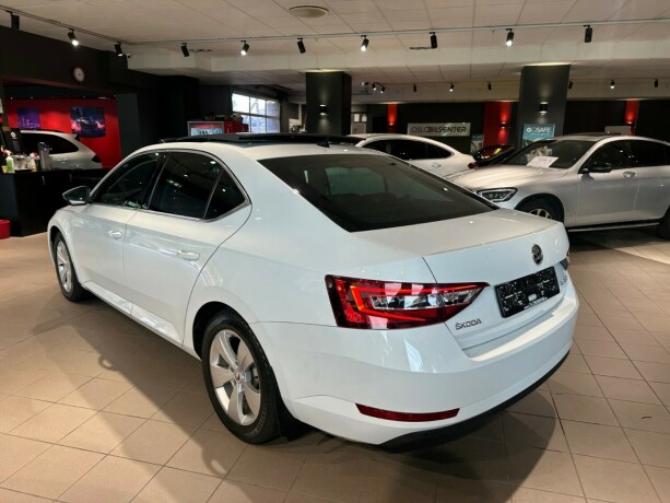 skoda-superb-diesel-2017-big-4