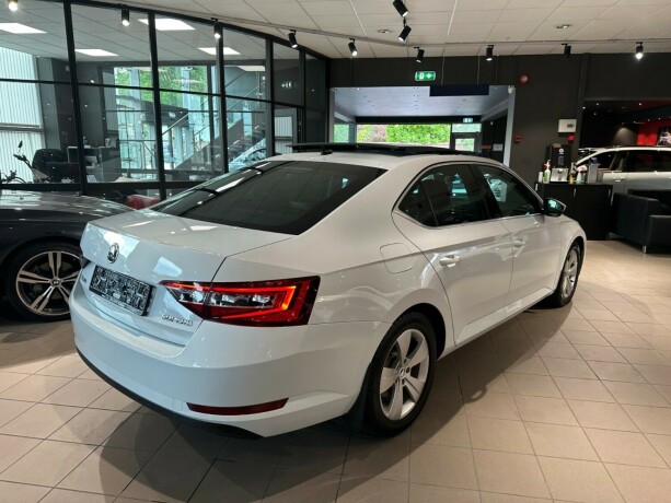 skoda-superb-diesel-2017-big-8