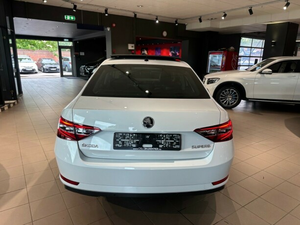 skoda-superb-diesel-2017-big-5