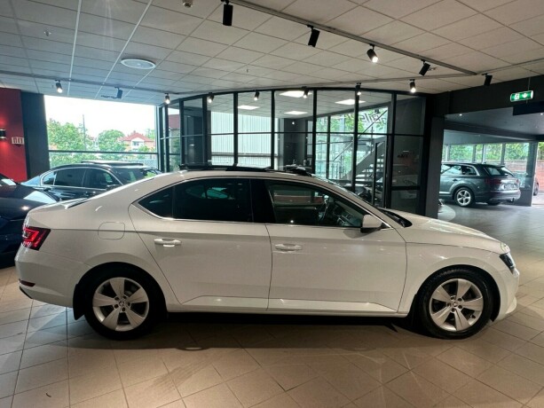 skoda-superb-diesel-2017-big-7