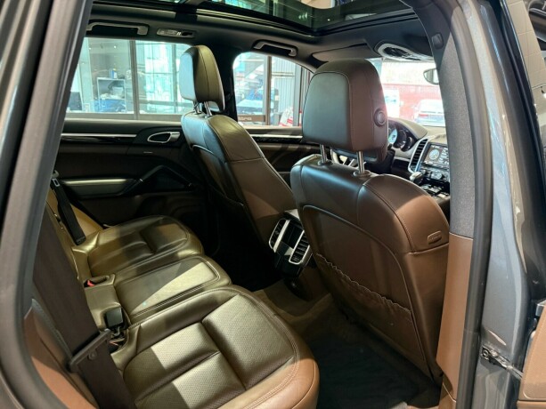 porsche-cayenne-elektrisitetbensin-2015-big-14