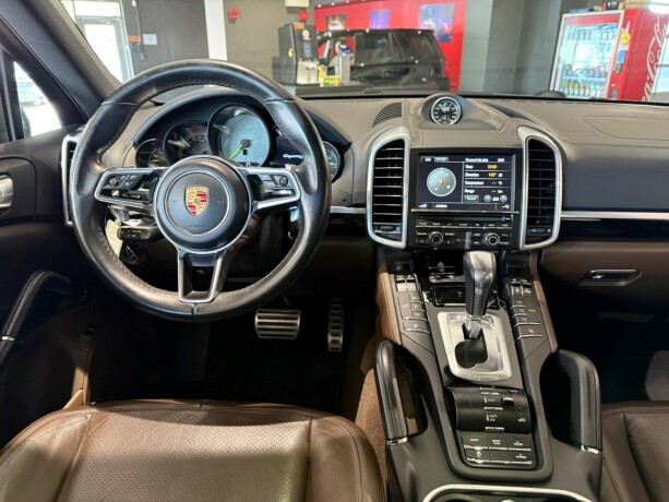 porsche-cayenne-elektrisitetbensin-2015-big-13