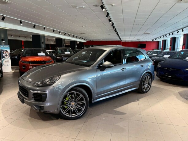 porsche-cayenne-elektrisitetbensin-2015-big-2