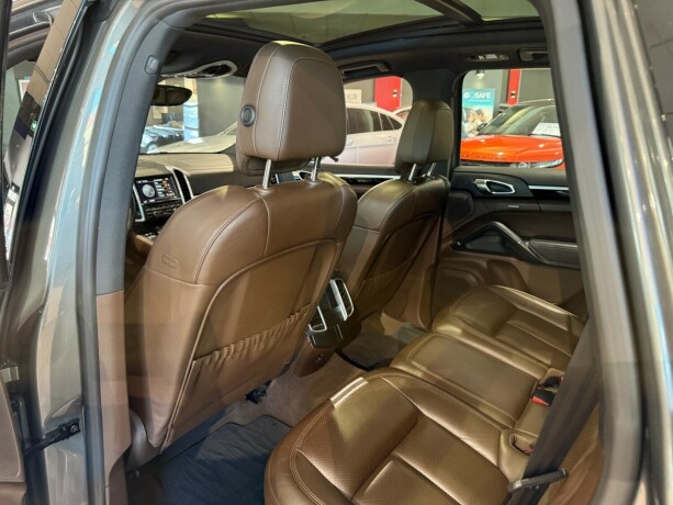 porsche-cayenne-elektrisitetbensin-2015-big-11