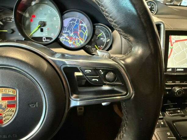 porsche-cayenne-elektrisitetbensin-2015-big-22