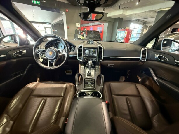 porsche-cayenne-elektrisitetbensin-2015-big-12