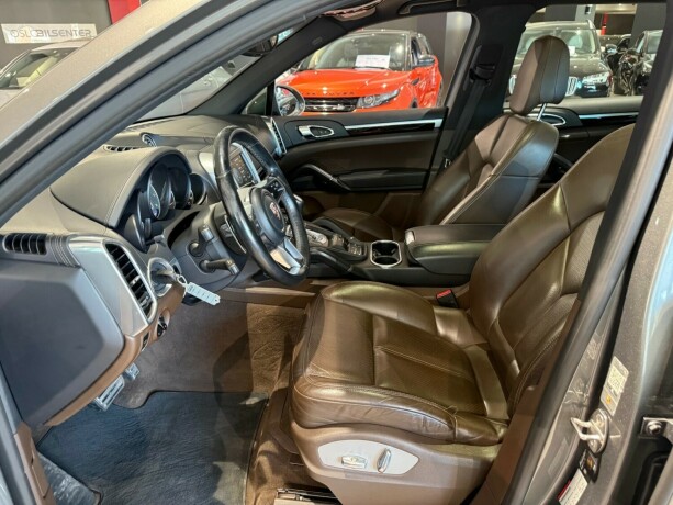 porsche-cayenne-elektrisitetbensin-2015-big-8