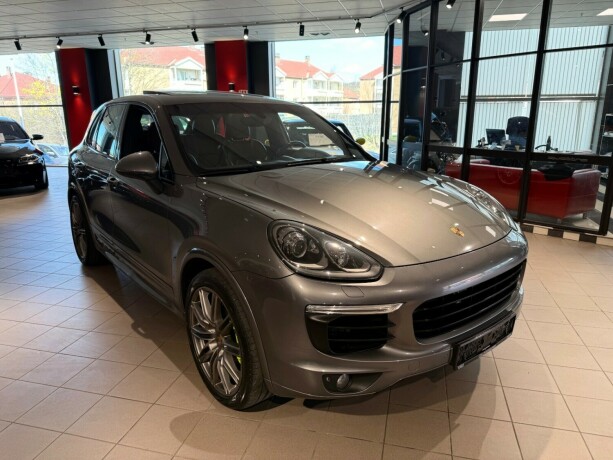porsche-cayenne-elektrisitetbensin-2015-big-7
