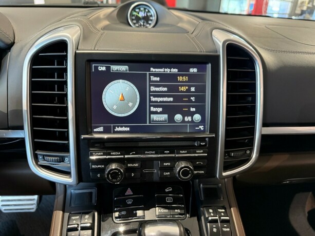 porsche-cayenne-elektrisitetbensin-2015-big-19