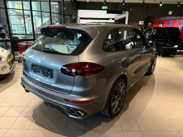 porsche-cayenne-elektrisitetbensin-2015-big-5
