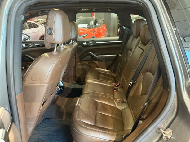 porsche-cayenne-elektrisitetbensin-2015-big-10