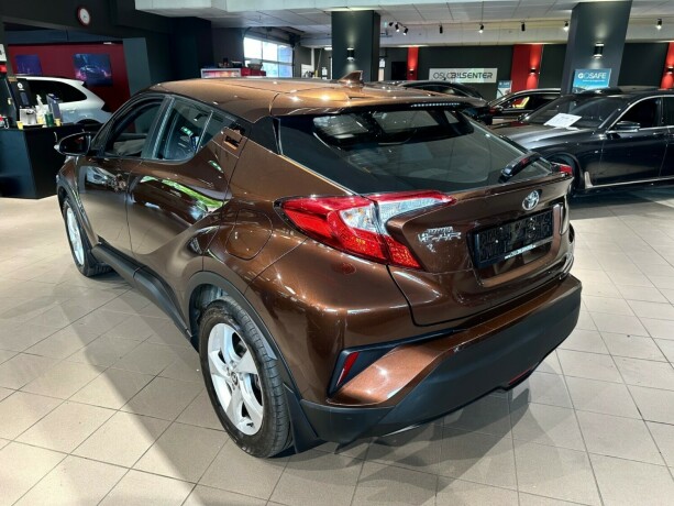 toyota-c-hr-bensin-2017-big-4