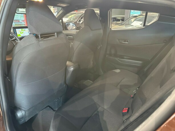 toyota-c-hr-bensin-2017-big-14