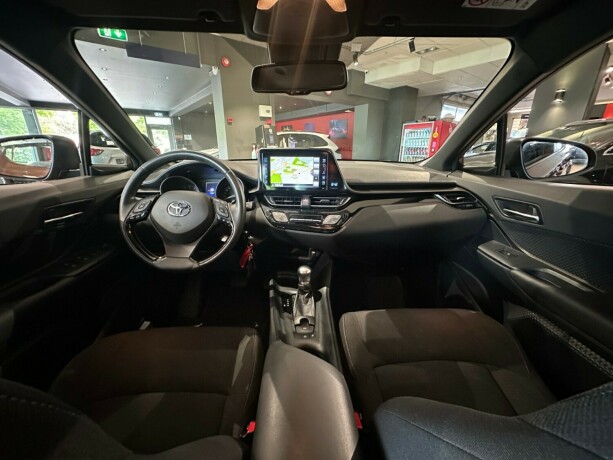 toyota-c-hr-bensin-2017-big-13