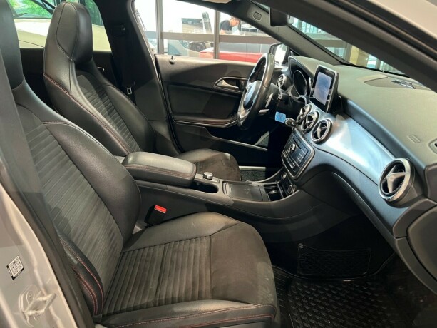 mercedes-benz-cla-bensin-2015-big-17