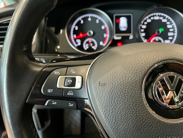 volkswagen-golf-bensin-2015-big-24