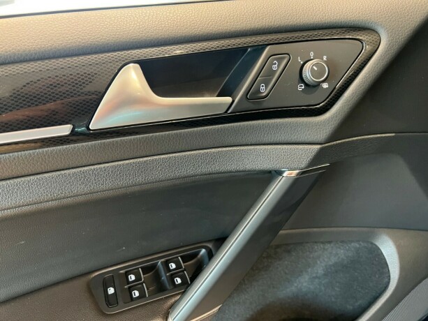 volkswagen-golf-bensin-2015-big-26