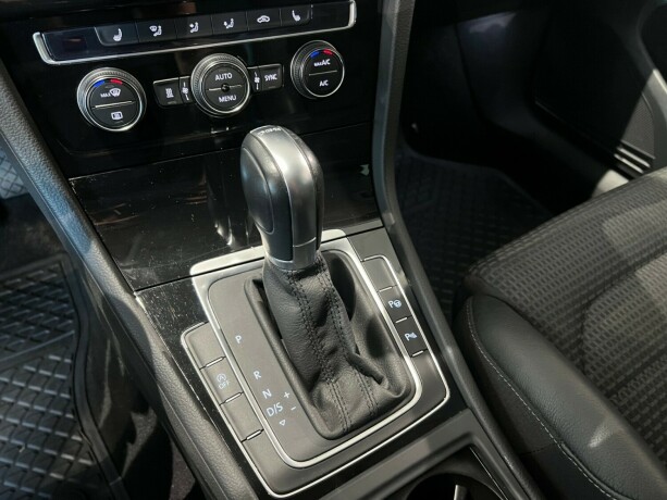 volkswagen-golf-bensin-2015-big-19