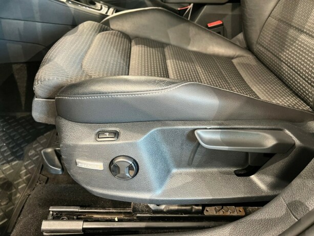 volkswagen-golf-bensin-2015-big-28