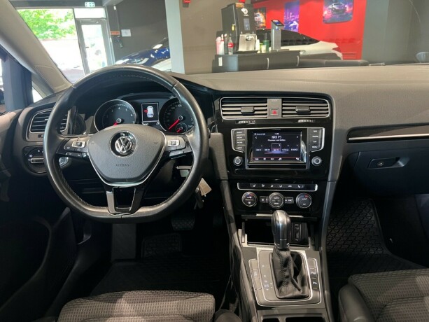 volkswagen-golf-bensin-2015-big-14