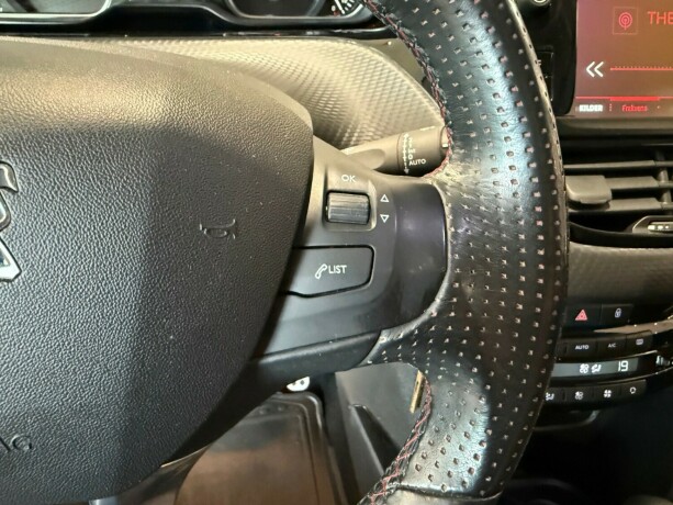 peugeot-2008-bensin-2017-big-26