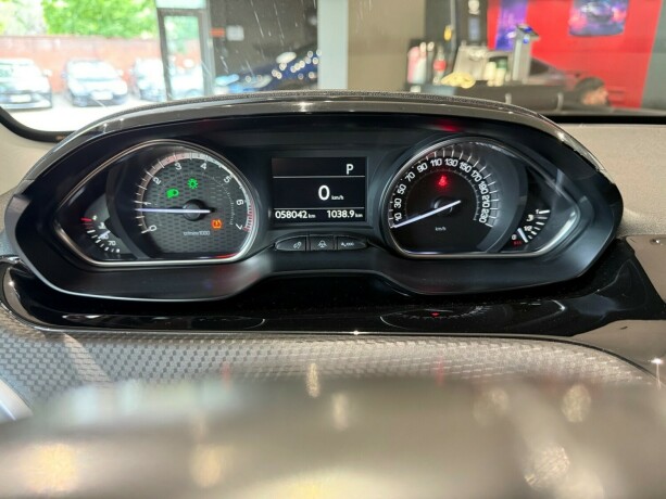 peugeot-2008-bensin-2017-big-21