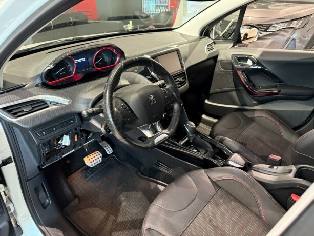 peugeot-2008-bensin-2017-big-10