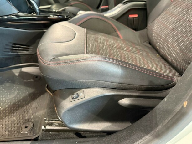 peugeot-2008-bensin-2017-big-28