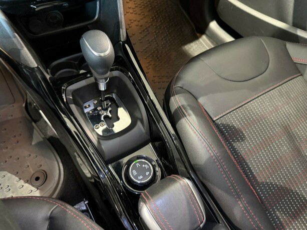 peugeot-2008-bensin-2017-big-19