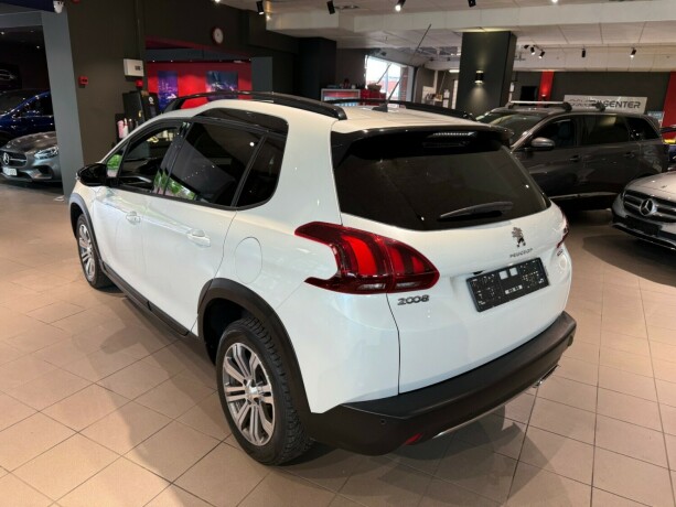 peugeot-2008-bensin-2017-big-4