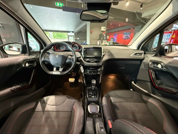 peugeot-2008-bensin-2017-big-13